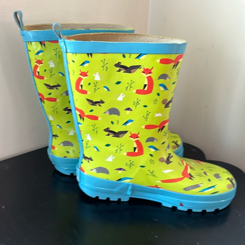 Kid Modern Made Kids Rain Boots. Kids Size Large - Picture 3 of 9